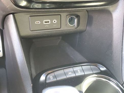 Used 2021 Buick Encore GX Preferred FWD image 22