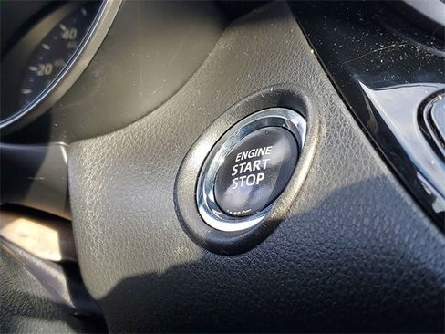 Used 2018 Toyota C-HR XLE image 17