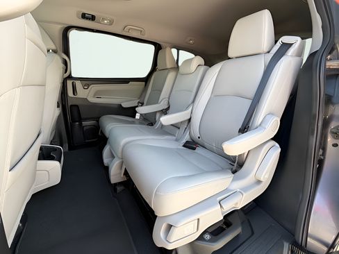 Used 2020 Honda Odyssey Elite image 23