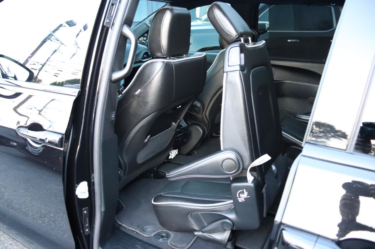 Used 2025 Chrysler Pacifica Limited FWD image 27