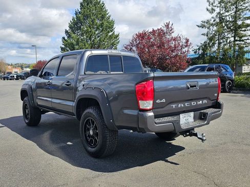 Used 2021 Toyota Tacoma SR AWD/4WD image 5