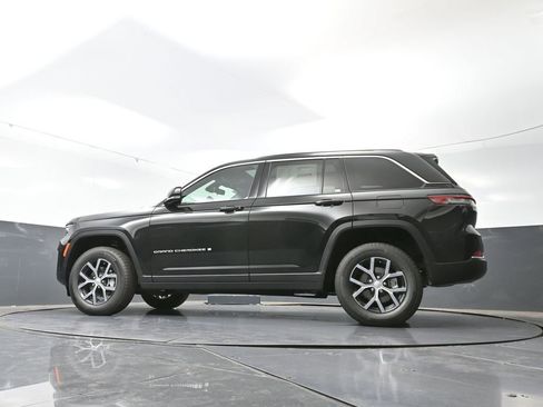 New 2025 Jeep Grand Cherokee Limited w/ Luxury Tech Group II image 43