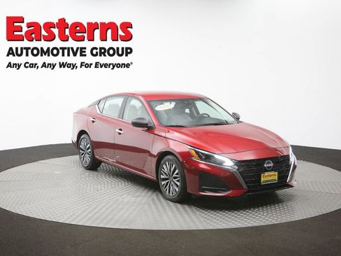 Used 2025 Nissan Altima 2.5 SV FWD image 49