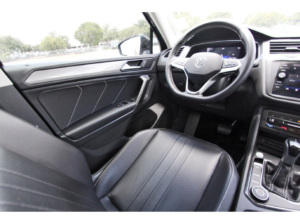 Used 2022 Volkswagen Tiguan SE AWD/4WD image 10