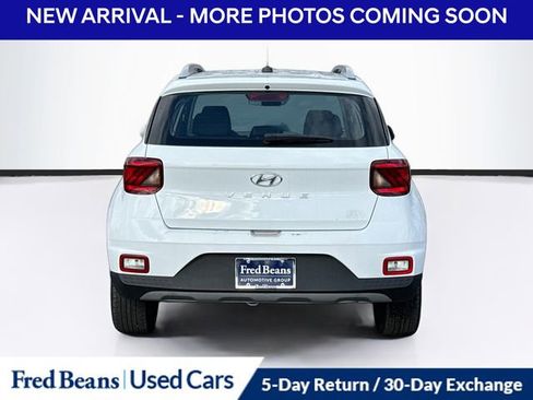 Used 2023 Hyundai Venue SEL image 6