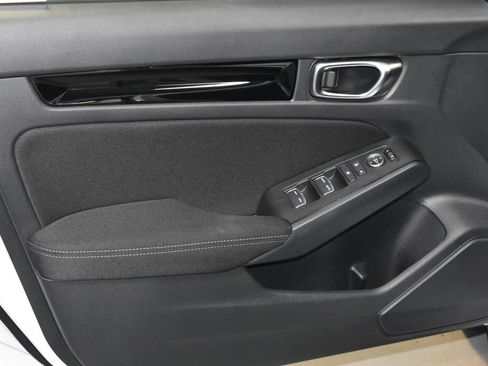 Used 2025 Honda Civic Sport image 4