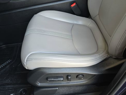 Certified 2025 Honda Pilot Touring image 28