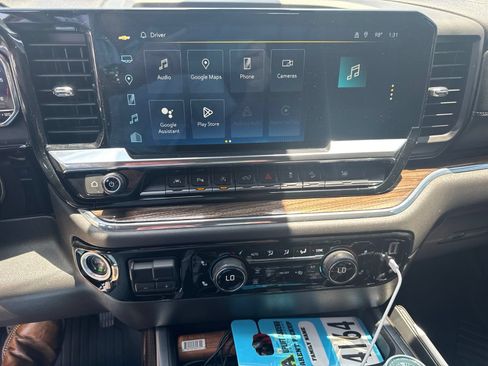 Used 2024 Chevrolet Silverado 1500 LT Trail Boss w/ LT Trail Boss Premium Package AWD/4WD image 13