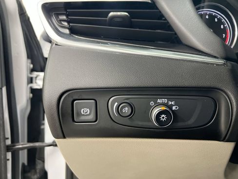 Used 2020 Buick Enclave Premium w/ Sun and Sites Package AWD/4WD image 19