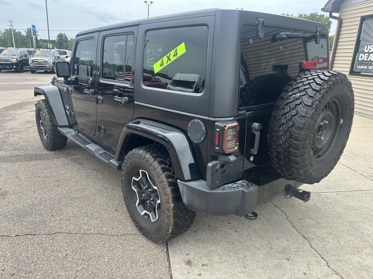 Used 2016 Jeep Wrangler Unlimited Sahara w/ Connectivity Group AWD/4WD image 7