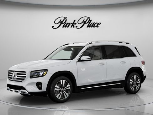 New 2026 Mercedes-Benz GLB 250 image 2