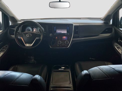 Used 2017 Toyota Sienna SE Premium FWD image 15