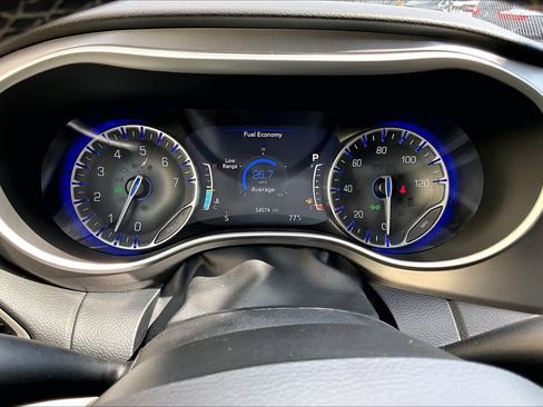Used 2024 Chrysler Pacifica Touring-L FWD image 26