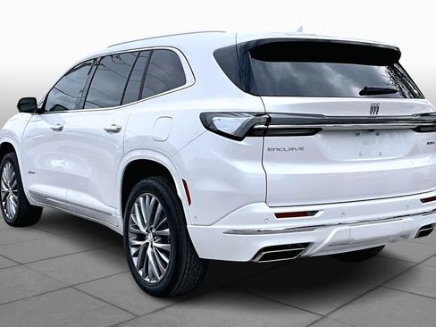 Used 2025 Buick Enclave Avenir w/ Super Cruise Package image 11