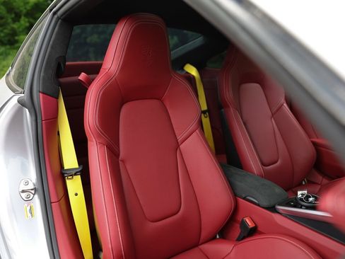 Used 2024 Porsche 911 Carrera w/ Premium Package image 30