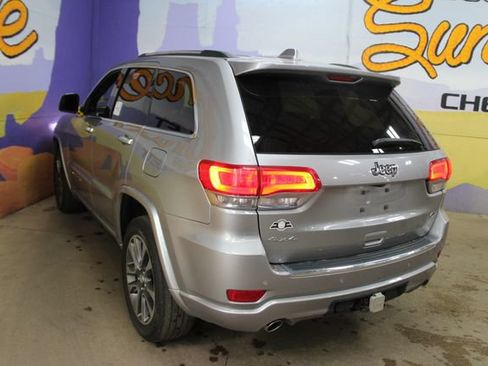 Used 2017 Jeep Grand Cherokee Overland AWD/4WD image 6