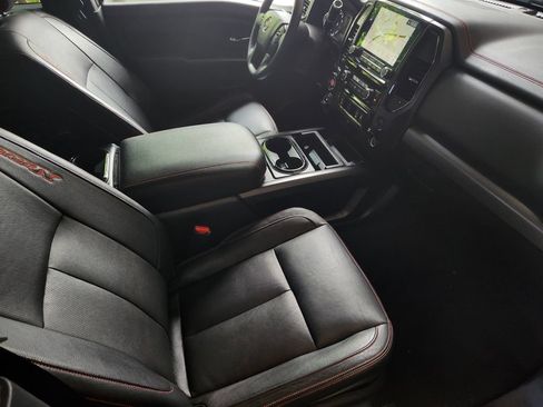 Used 2021 Nissan Titan PRO-4X w/ Pro-4x Convenience Package AWD/4WD image 14