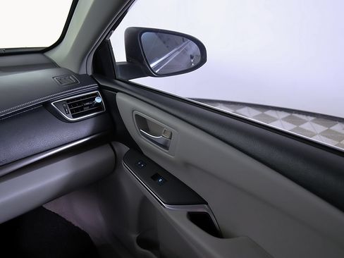 Used 2016 Toyota Camry LE FWD image 21