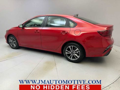 Used 2022 Kia Forte LXS image 3
