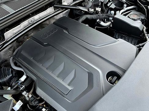 Used 2025 Audi Q5 Premium image 34