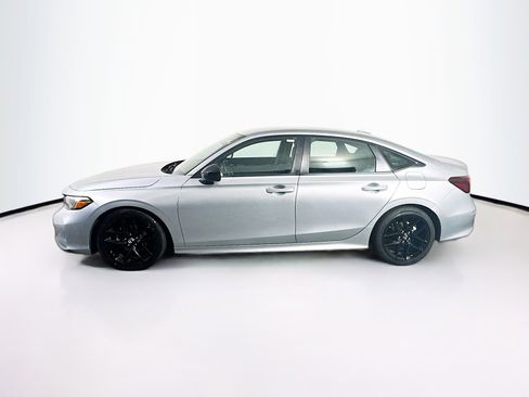 Used 2025 Honda Civic Sport image 4