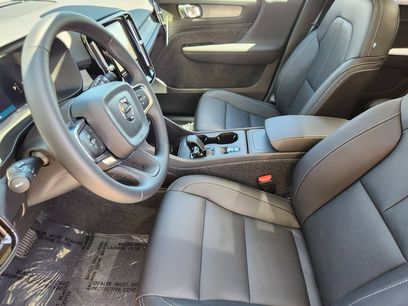 New 2026 Volvo XC40 B5 Core w/ Climate Package