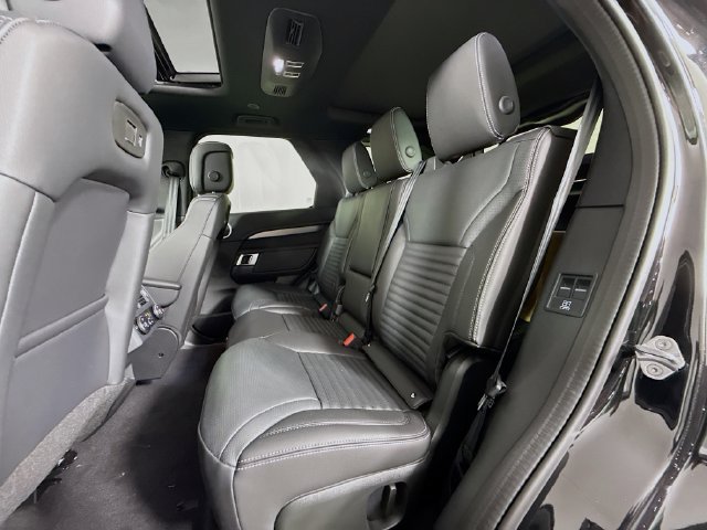 New 2026 Land Rover Discovery Limited Edition AWD/4WD image 24