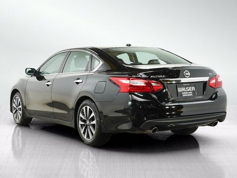 Used 2017 Nissan Altima 2.5 SV FWD image 3