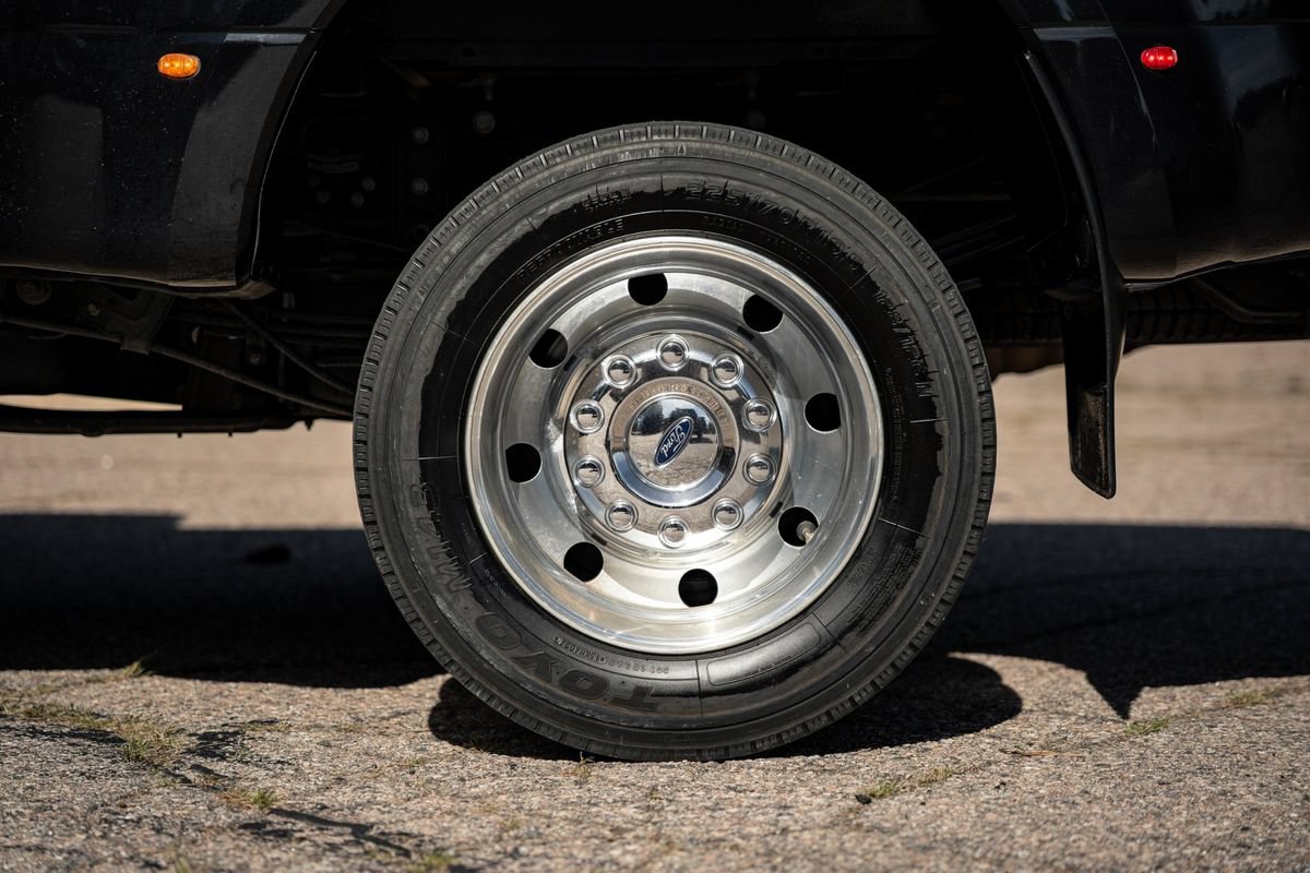 Used 2019 Ford F450 Platinum w/ Platinum Ultimate Package AWD/4WD image 13