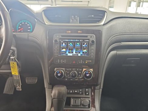 Certified 2017 Chevrolet Traverse Premier FWD image 27
