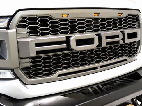 Used 2018 Ford F150 XLT image 21