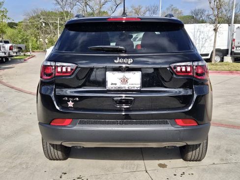 New 2026 Jeep Compass Latitude image 4