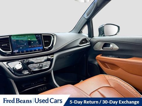 Used 2024 Chrysler Pacifica Pinnacle FWD image 31