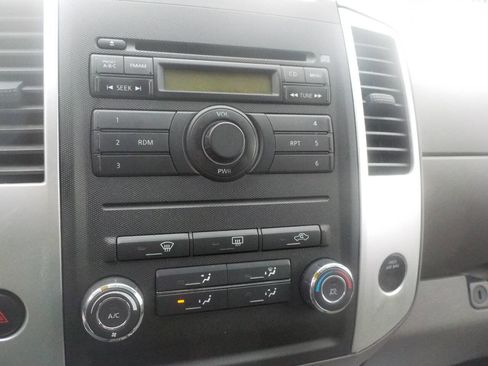 Used 2012 Nissan Frontier SV image 16