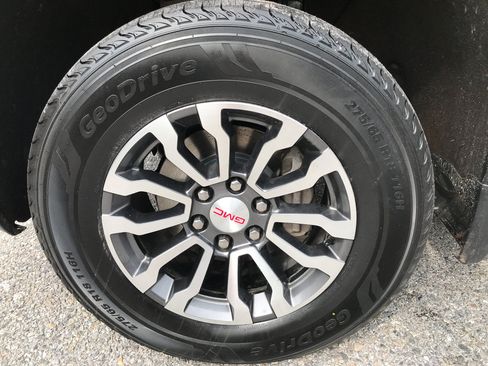 Used 2021 GMC Sierra 1500 AT4 w/ AT4 Value Package AWD/4WD image 11