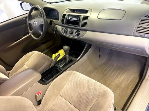 Used 2002 Toyota Camry LE image 11