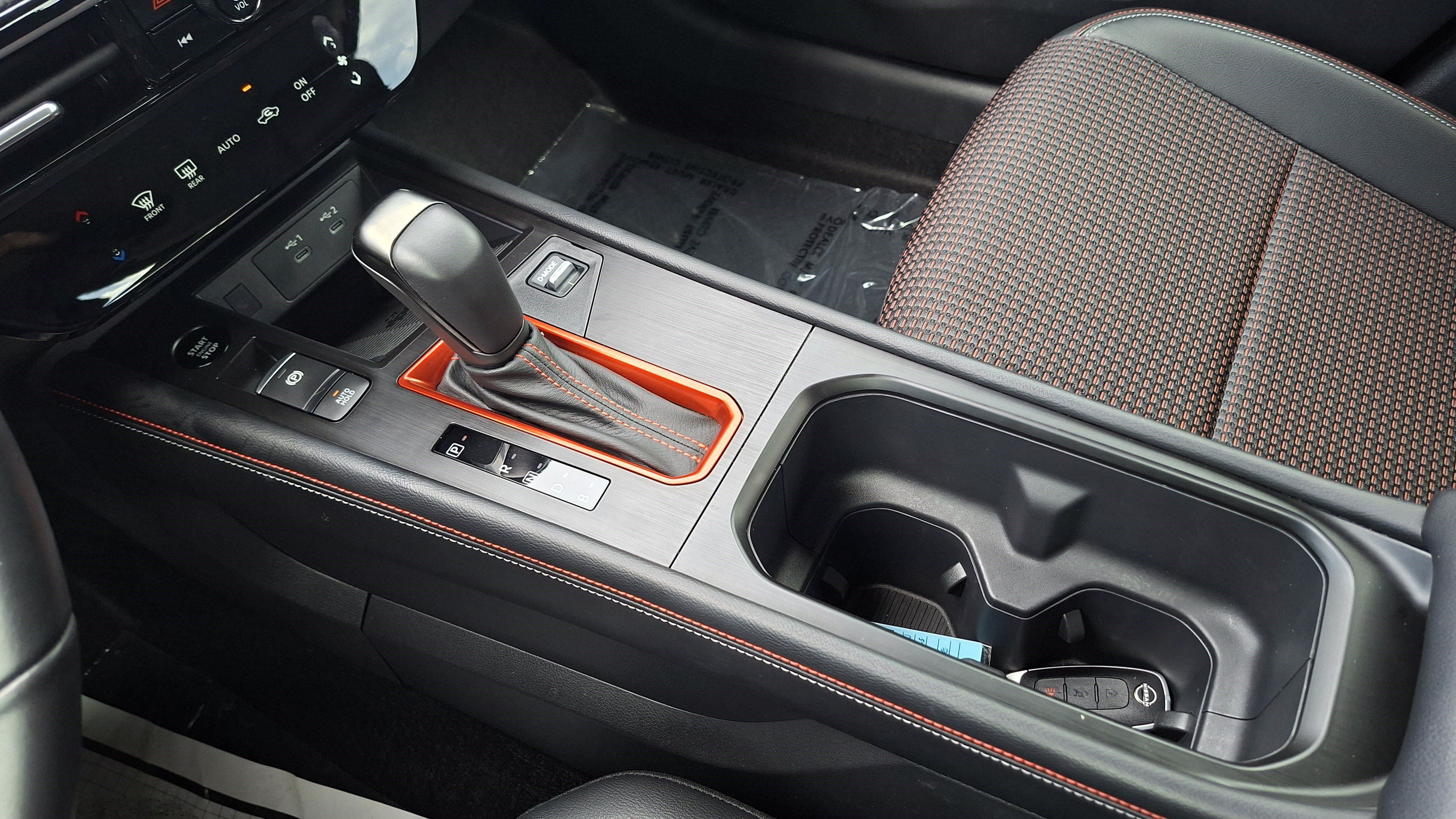 Certified 2025 Nissan Kicks SR FWD image 16