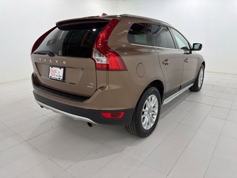 Used 2010 Volvo XC60 T6 AWD/4WD image 4