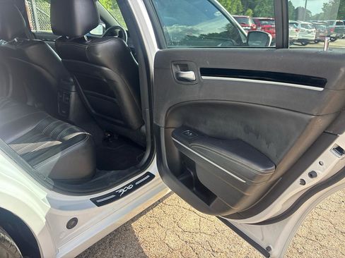 Used 2019 Chrysler 300 S RWD image 15