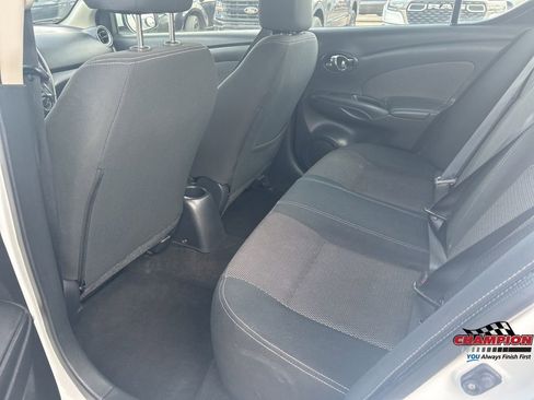 Used 2016 Nissan Versa SV image 11