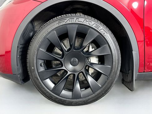 Used 2024 Tesla Model Y Long Range image 11