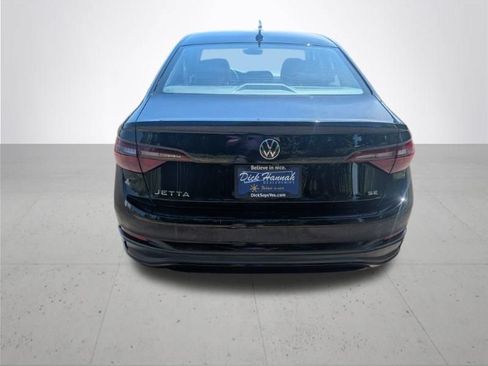 Used 2024 Volkswagen Jetta SE FWD image 5