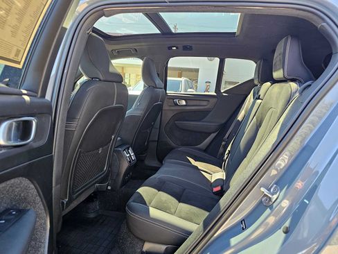 Used 2023 Volvo XC40 Recharge Plus w/ Protection Package Premier AWD/4WD image 19