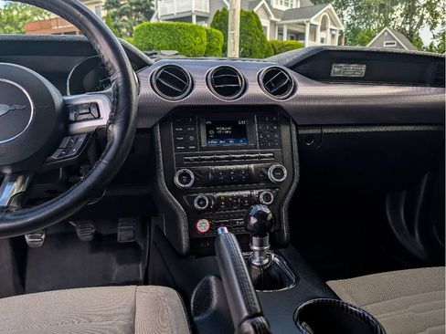 Used 2016 Ford Mustang GT RWD image 18