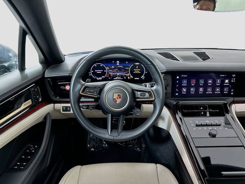 Used 2024 Porsche Panamera 4 image 25
