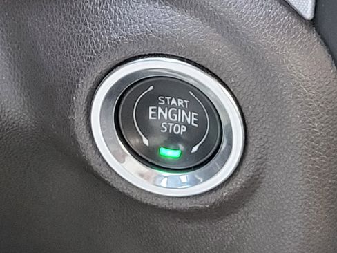 Used 2019 GMC Sierra 1500 SLT w/ SLT Premium Plus Package AWD/4WD image 18
