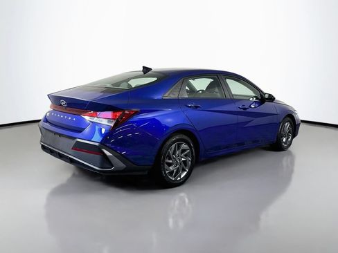 Used 2024 Hyundai Elantra SEL FWD image 8