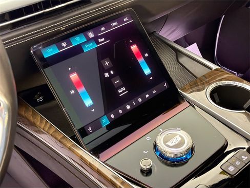 Used 2025 Cadillac Escalade Sport Platinum image 16