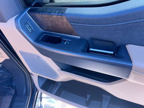 Used 2023 Ford F350 Lariat image 31