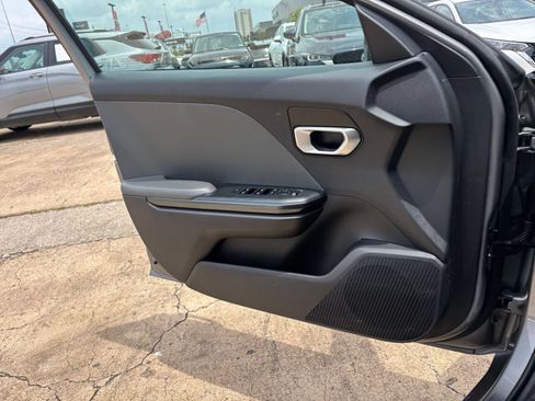 Used 2025 Kia K4 FWD image 18